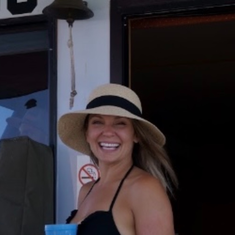 Meet your Posher, Danielle